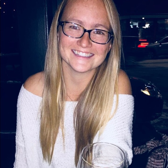 Meet your Posher, Danielle - Picture 1 of 1